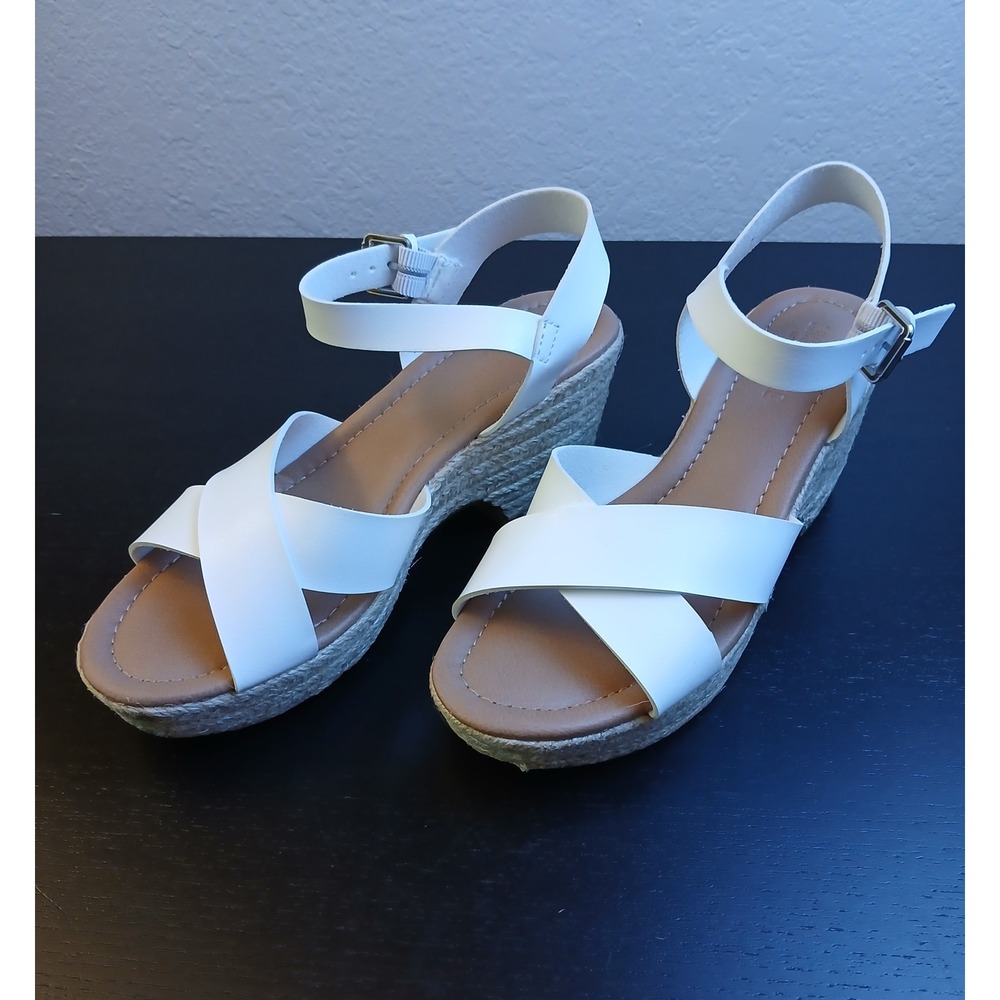 Cushionaire Memory Foam White Vegan Leather Espadrille Wedge Sandals Womens 8.5M